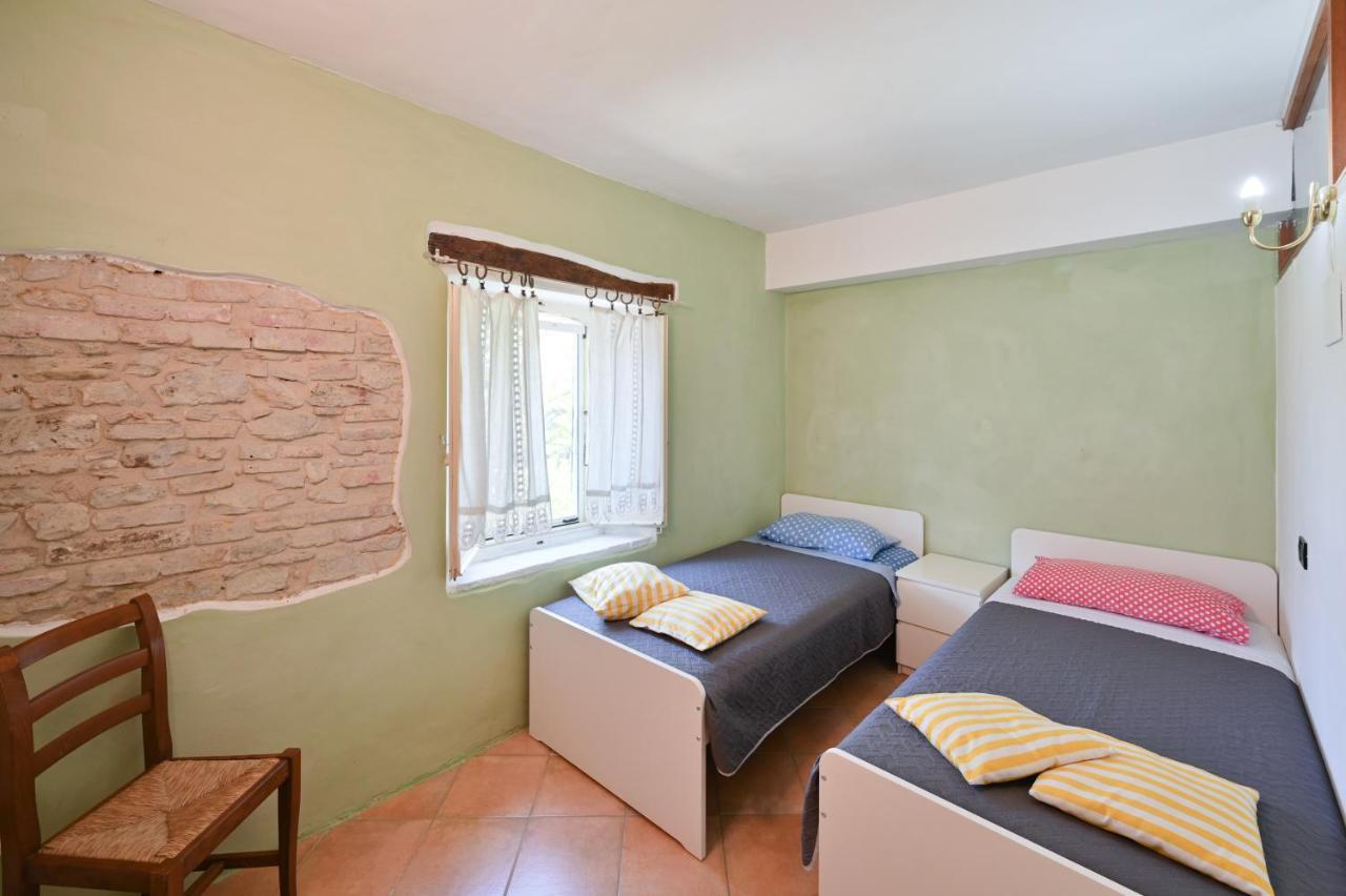 Casale Romani Country Residence Cerreto Castello Luaran gambar